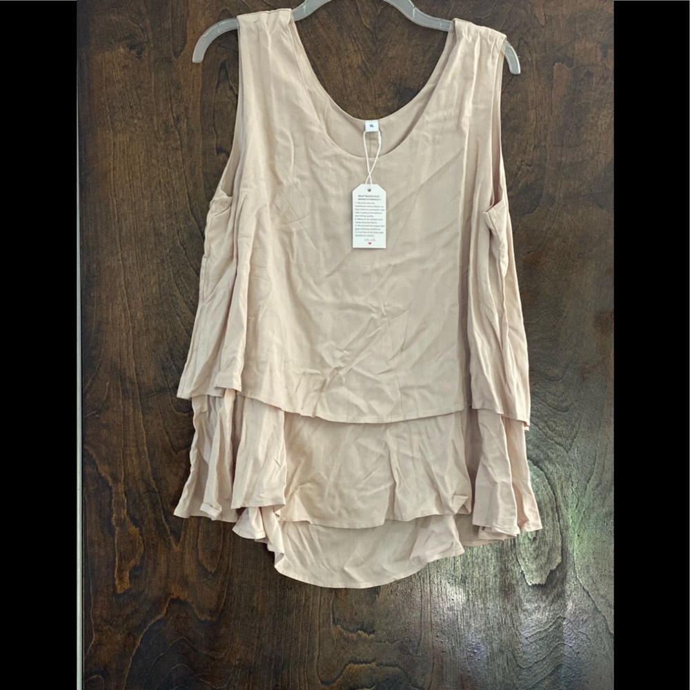 New boutique sleeveless top.